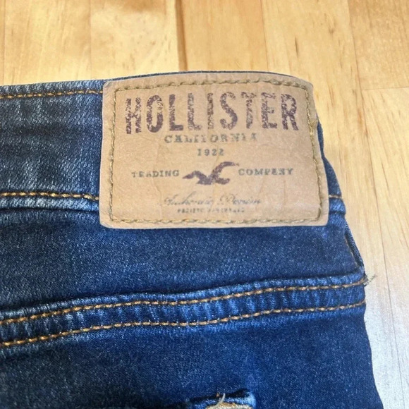 2 for$15 Hollister Dark Wash Jeans - Picture 3 of 14
